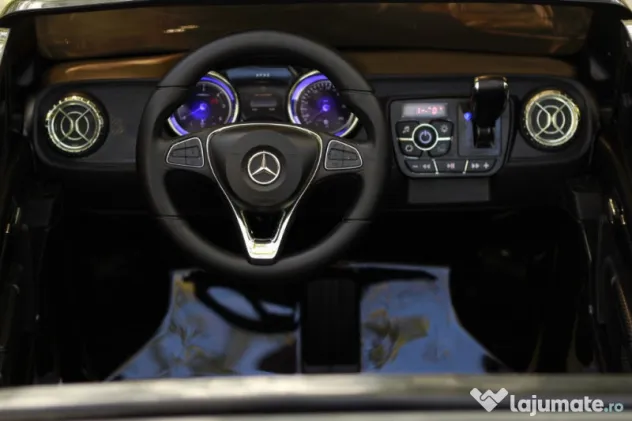 Masinuta electrica Mercedes X-Class PREMIUM 4x45W #Negru