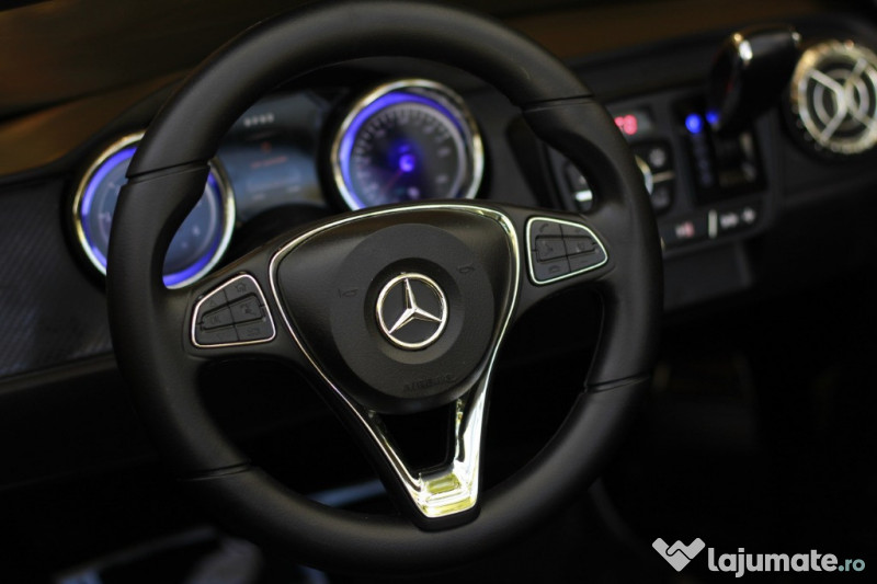 Masinuta electrica Mercedes X-Class PREMIUM 4x45W #Negru