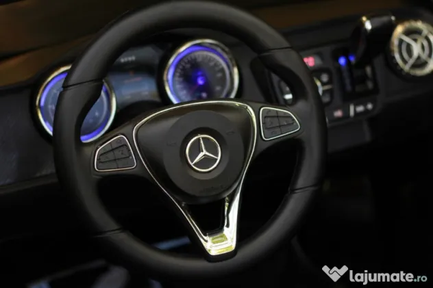 Masinuta electrica Mercedes X-Class PREMIUM 4x45W #Negru