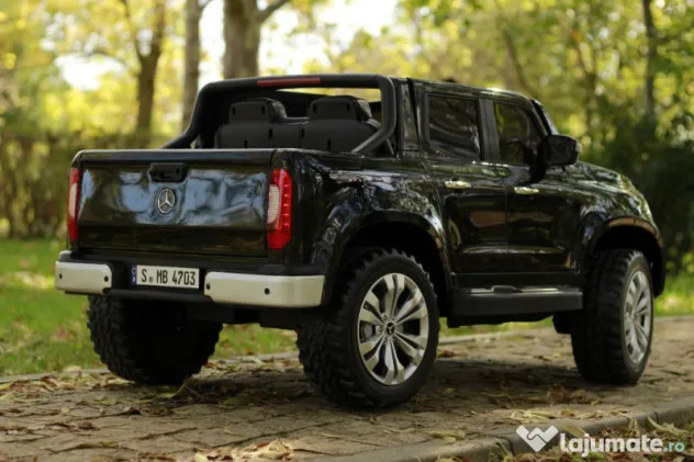 Masinuta electrica Mercedes X-Class PREMIUM 4x45W #Negru