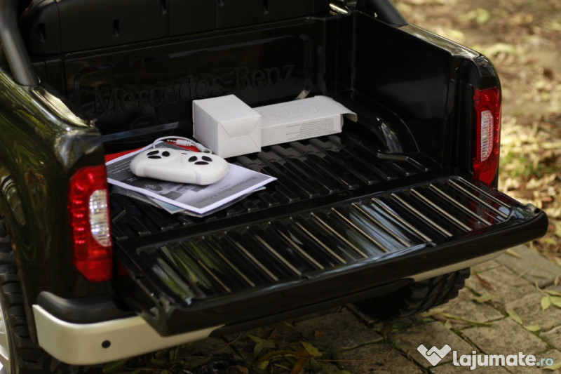 Masinuta electrica Mercedes X-Class PREMIUM 4x45W #Negru