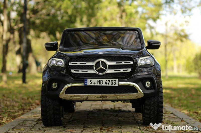 Masinuta electrica Mercedes X-Class PREMIUM 4x45W #Negru