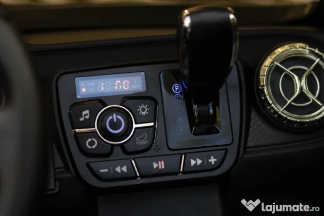 Masinuta electrica pentru 2 copii, Mercedes X-Class 4x45W