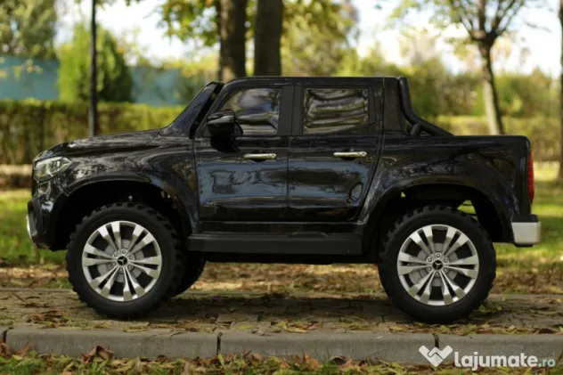 Masinuta electrica pentru 2 copii, Mercedes X-Class 4x45W