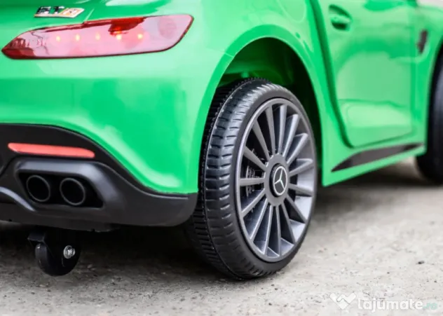 Masinuta electrica cu licenta Mercedes-Benz AMG GT-R, copii 2-4 ani