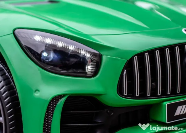 Masinuta electrica cu licenta Mercedes-Benz AMG GT-R, copii 2-4 ani