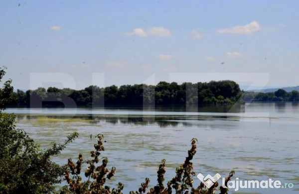 Teren, 120000mp, Insula Calinovat, Moldova Noua