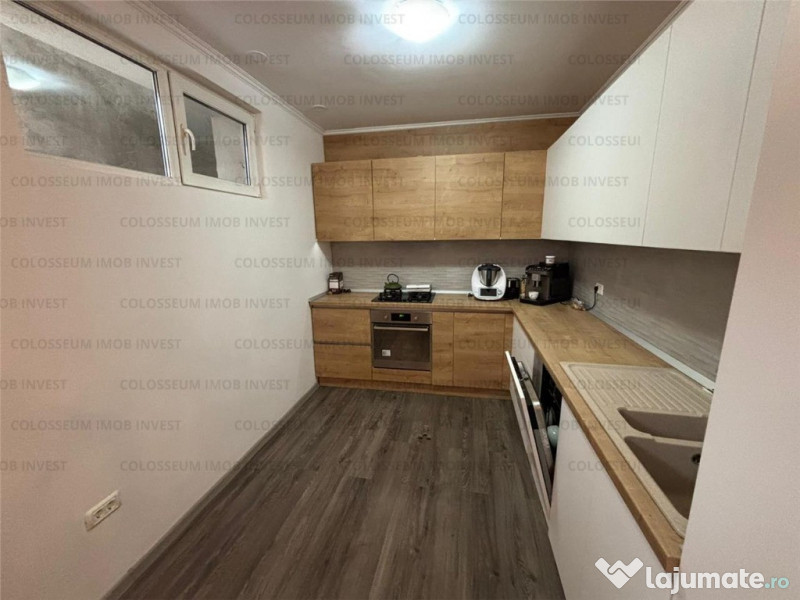 Casa cu 5 camere+garaj - zona Centrul Istoric