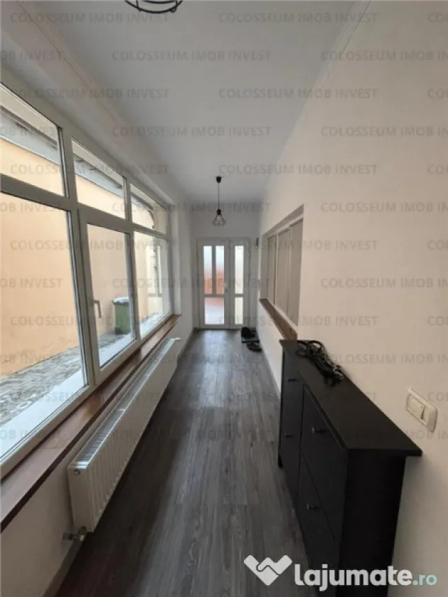Casa cu 5 camere+garaj - zona Centrul Istoric