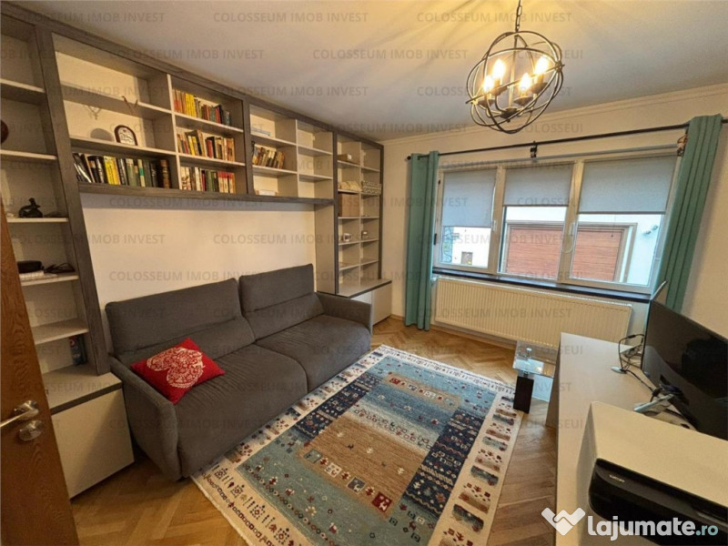 Casa cu 5 camere+garaj - zona Centrul Istoric