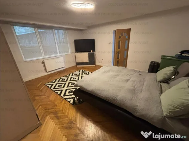 Casa cu 5 camere+garaj - zona Centrul Istoric