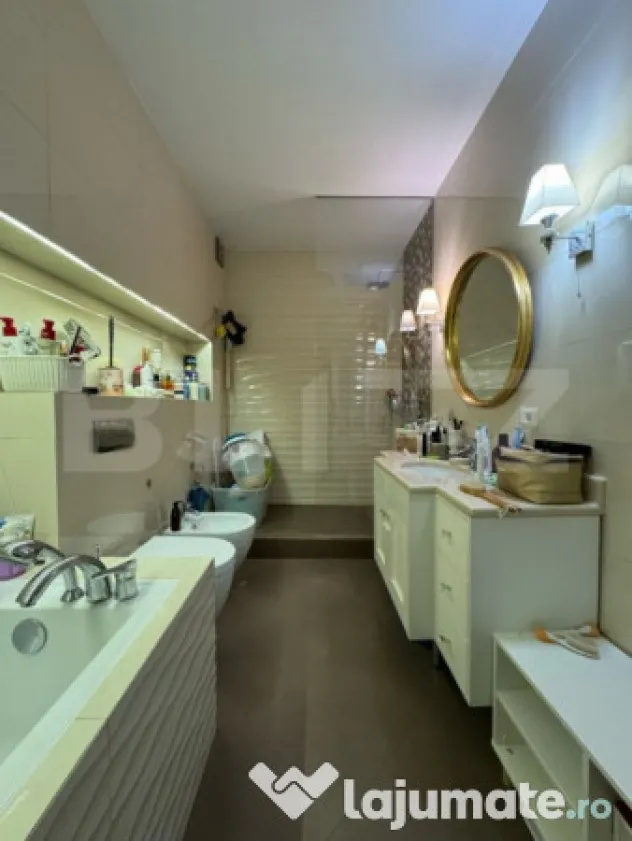 Apartament cu 3 camere, 97 mp, etaj intermediar, decomandat,