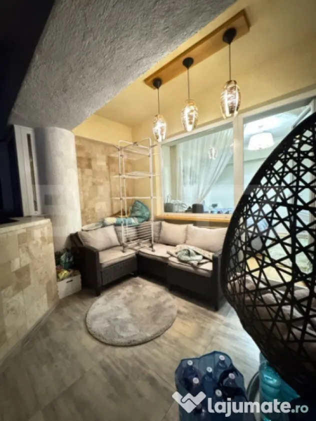 Apartament cu 3 camere, 97 mp, etaj intermediar, decomandat,