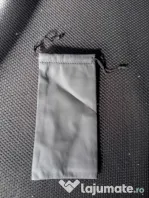 Husa ochelari și telefon
