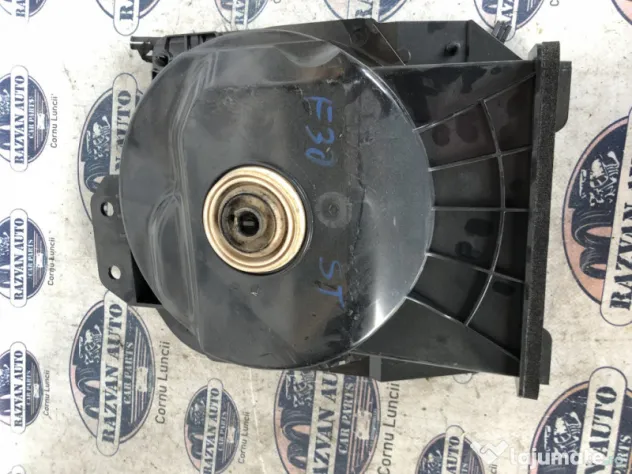 Boxa podea stanga BMW F30 2017