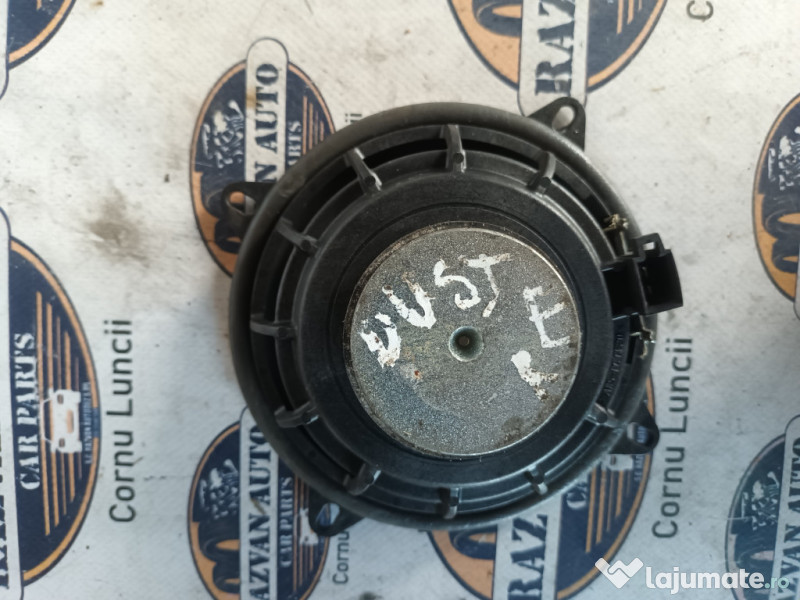Boxa stanga spate Dacia Duster
