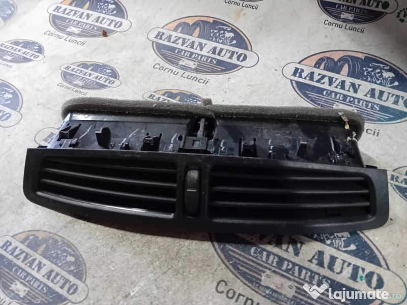 Grila centrala fata Ford C-MAX 2011