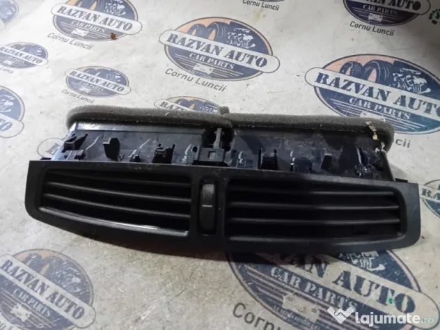 Grila centrala fata Ford C-MAX 2011