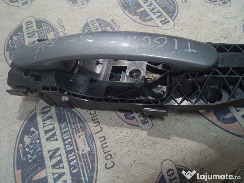 Maner exterior stanga fata Volkswagen Tiguan 2014