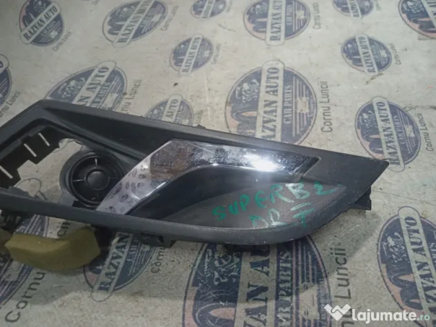 Maner interior dreapta fata Skoda Superb 2 2010