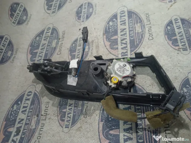 Maner interior dreapta fata Skoda Superb 2 2010