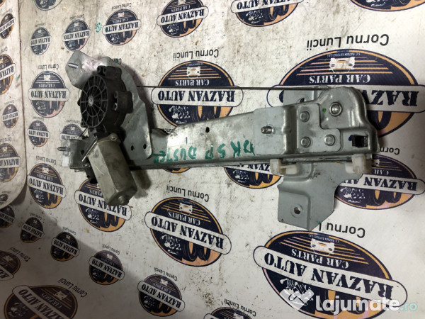 Macara geam dreapta spate Dacia Duster 2012