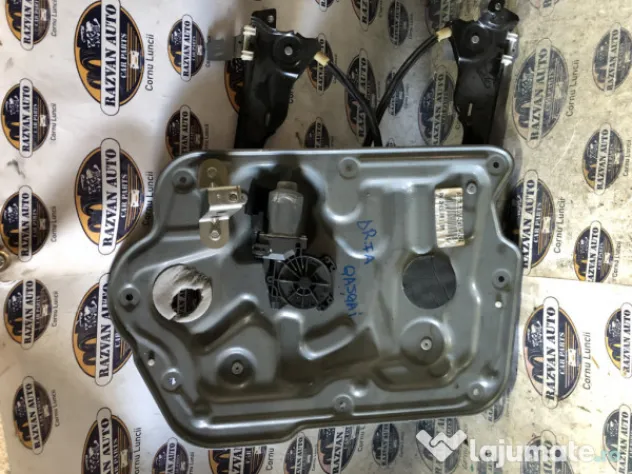 Macara geam dreapta fata Nissan Qashqai 2010