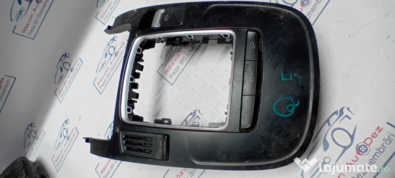 Consola centrala Audi Q5 2010