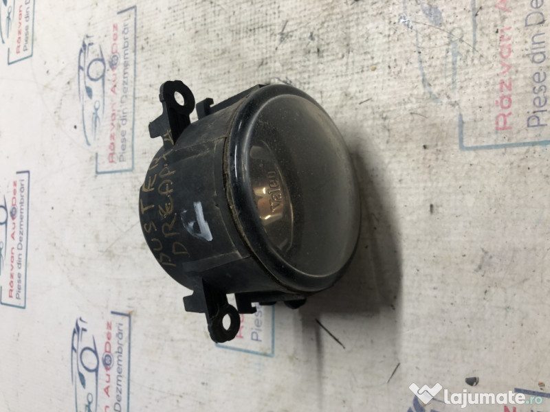 Proiector dreapta Dacia Duster 2012