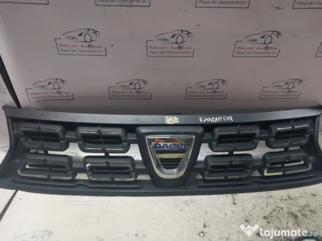Grila bara fata Dacia Duster 2019