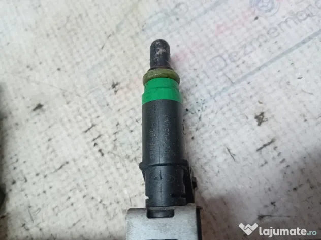 Rampa plus injectoare Ford Focus 2 1.6 Benzina 2008