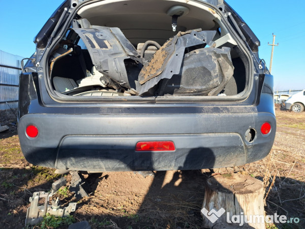 Bara spate Nissan Qashqai 2011