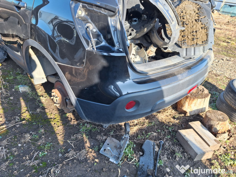 Bara spate Nissan Qashqai 2011