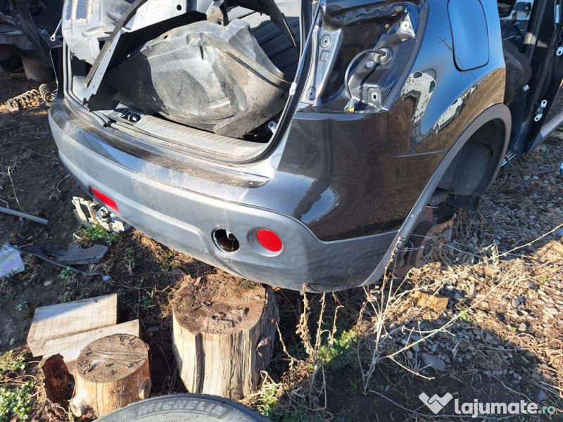 Bara spate Nissan Qashqai 2011