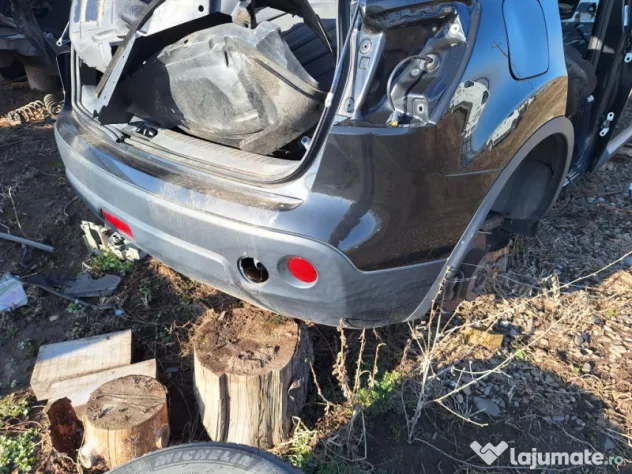 Bara spate Nissan Qashqai 2011
