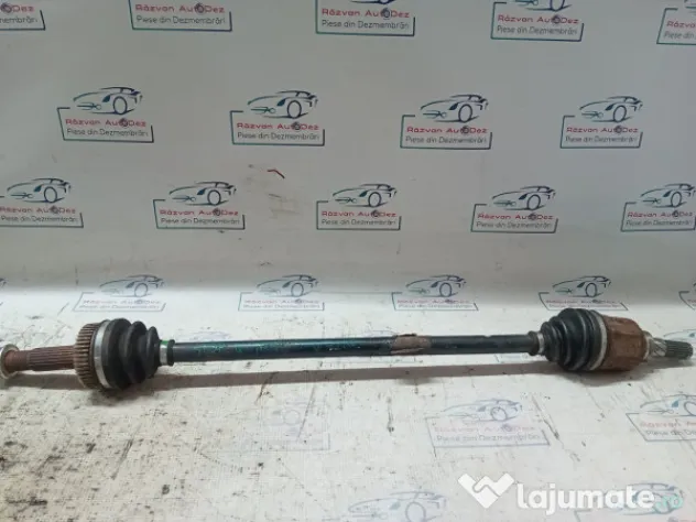 Planetara stanga spate Nissan Qashqai 2012