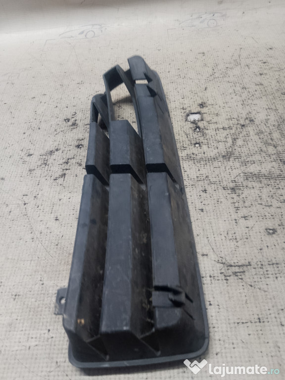 Grila proiector stanga Volkswagen Jetta 2012