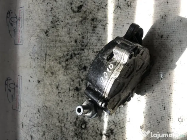 Pompa vacuum Audi A5 2.0 2010