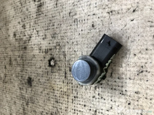 Senzori parcare spate Volkswagen Passat B7 2012