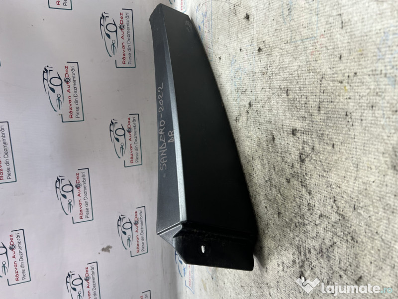 Ornament Stalp Central Dreapta Dacia Sandero 2022