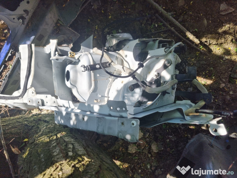 Semi Aripa Dreapta Fata Dacia Duster - Motorina 2020