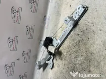 Macara geam dreapta fata Dacia Duster 2013