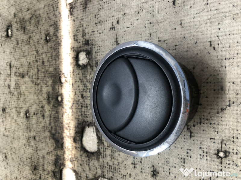 Grila ventilatie dreapta Dacia Duster 2014