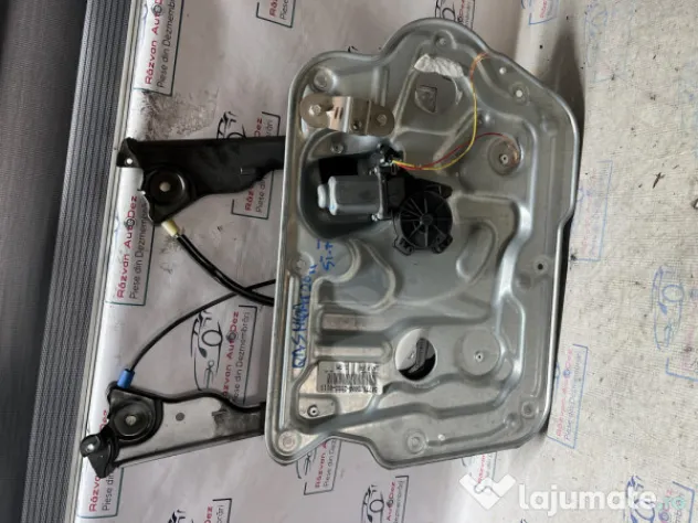 Macara geam stanga fata Nissan Qashqai 2011