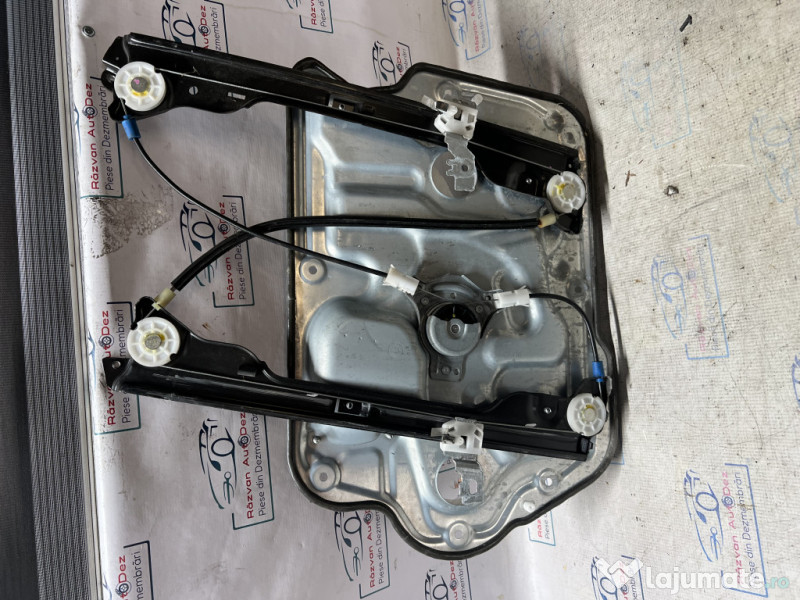 Macara geam stanga fata Nissan Qashqai 2011