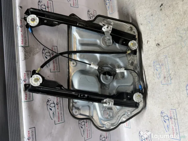 Macara geam stanga fata Nissan Qashqai 2011