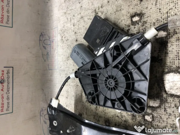 Macara geam stanga spate Volkswagen Jetta 2012