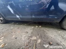 Prag stanga tabla Skoda Rapid Berlina 1.2 2014