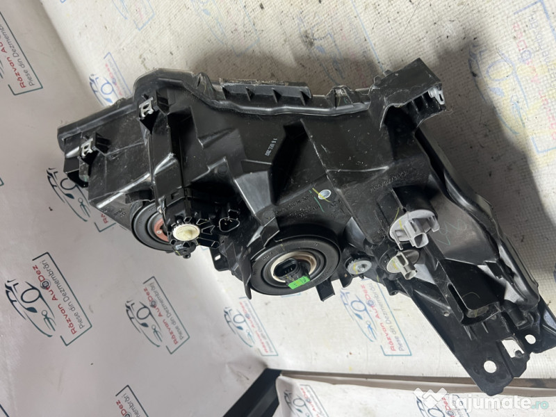 Far stanga lupa Honda Civic 2018