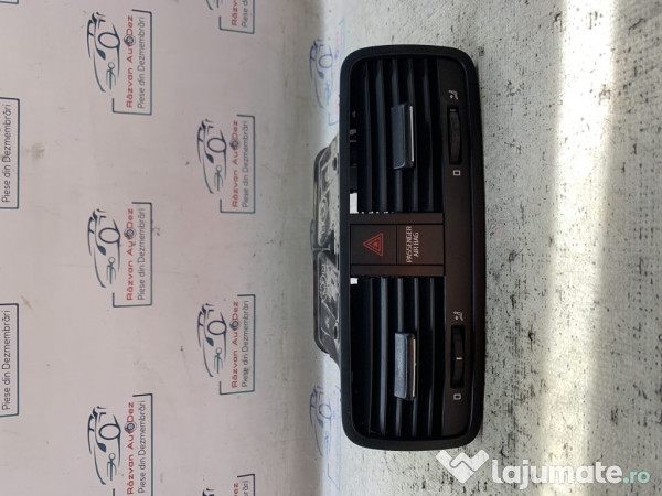 Grila ventilatie centrala Skoda Yeti 2.0 Motorina 2012